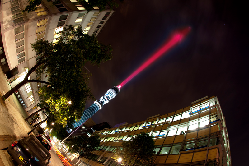Illustration for article titled Someone Put a Giant 581-Foot Lightsaber In the Middle of London